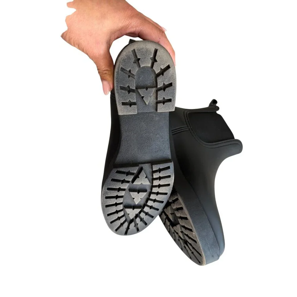 Jeffrey Campbell designed provide